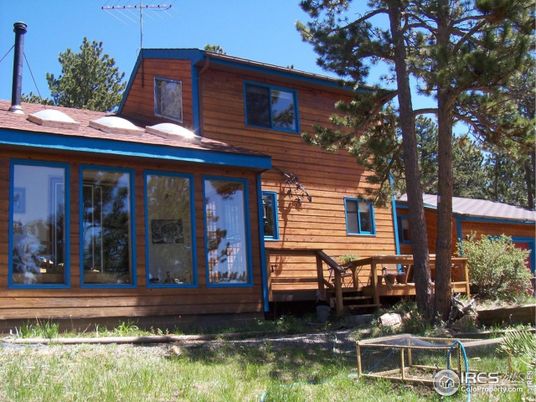 Exterior, Facade, Log Home