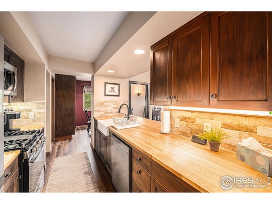 Interior, Kitchen, Recessed Lighting, Wood Texture Flooring