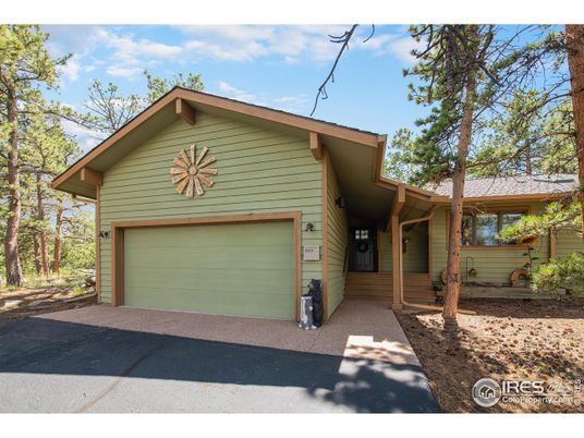 Attached, Exterior, Facade, American Craftsman