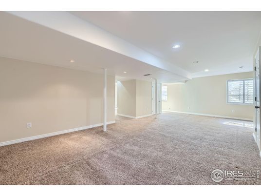 Empty room, Interior, Recessed Lighting