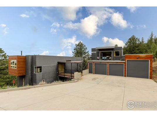 Attached, Exterior, Facade, Modern
