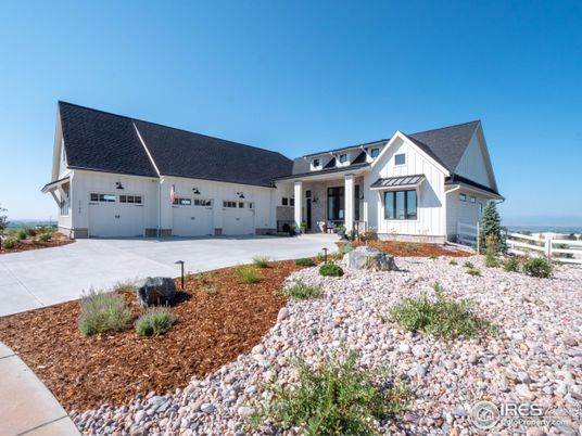 Attached, Exterior, Facade, Farmhouse