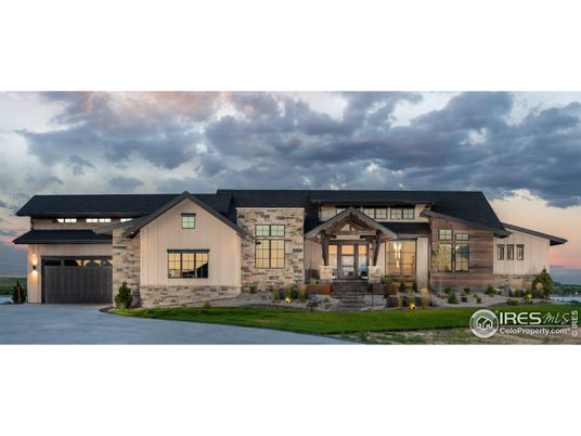 Attached, Exterior, Facade, Farmhouse
