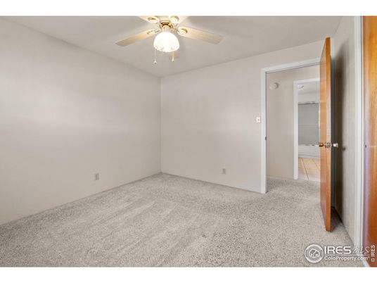 Empty room, Interior