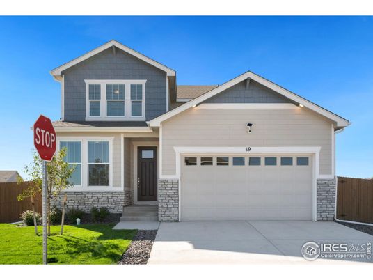 Attached, Exterior, Facade, American Craftsman