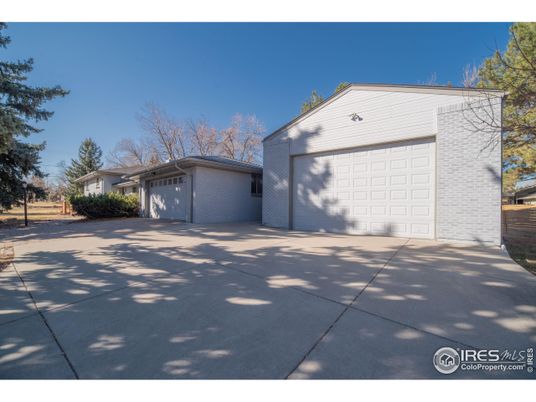 Detached Garage, Exterior