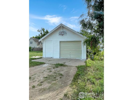Backyard, Detached Garage, Exterior