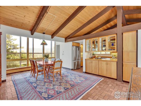 Dining room, Interior, Kitchen, Stainless Steel Appliances, Wooden Beams, Wooden Ceilings