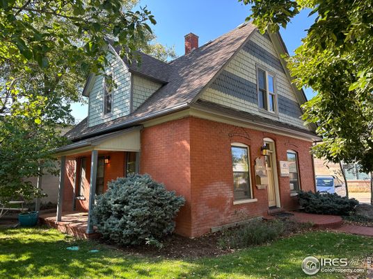 Exterior, Facade, Brick Facade, Queen Anne Victorian