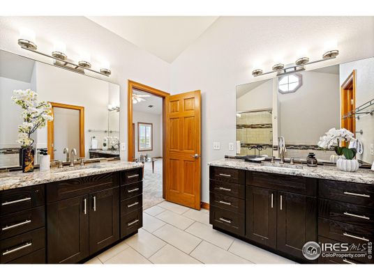 Bathroom, Dual Sink Vanities, Interior