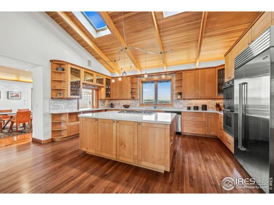 Dining room, Interior, Kitchen, Pendant Lights, Stainless Steel Appliances, Wooden Beams, Wooden Ceilings, Wood Texture Flooring