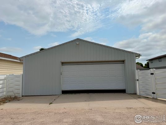 Detached Garage, Exterior