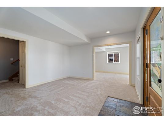 Empty room, Interior, Recessed Lighting