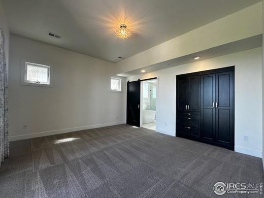 Empty room, Interior, Recessed Lighting