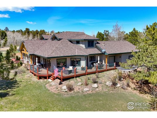 Backyard, Exterior, Facade, Log Home