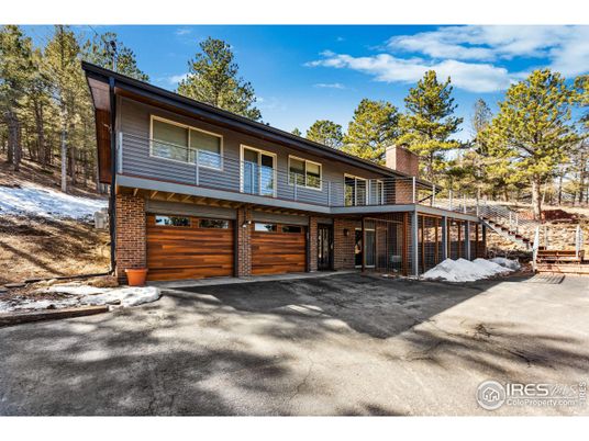 Attached, Exterior, Facade, Raised Ranch
