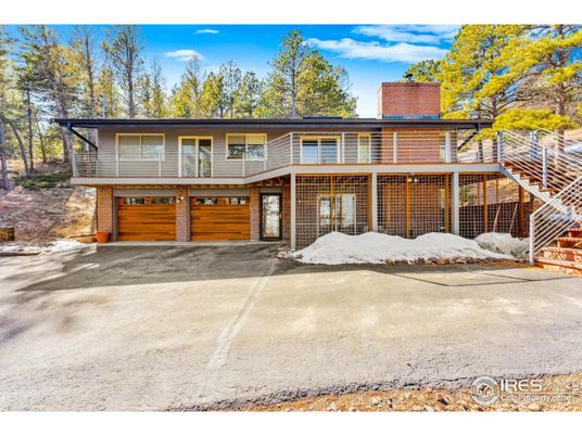 Attached, Exterior, Facade, Brick Facade, Raised Ranch