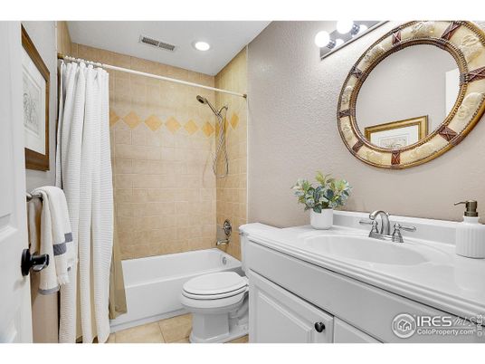 Bathroom, Interior, Recessed Lighting