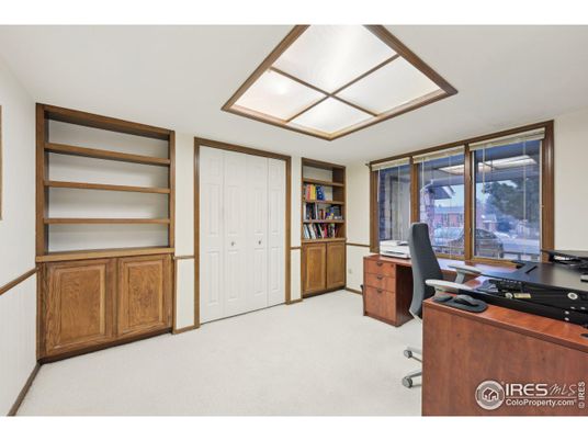 Home Office, Interior