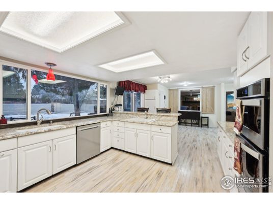 Dining room, Interior, Kitchen, Stainless Steel Appliances, Wood Texture Flooring