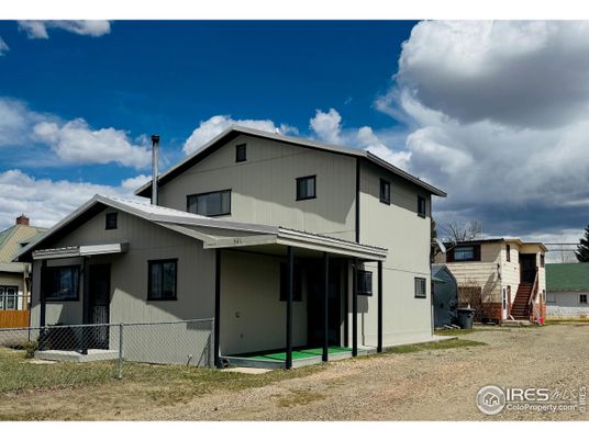 Exterior, Facade, Farmhouse