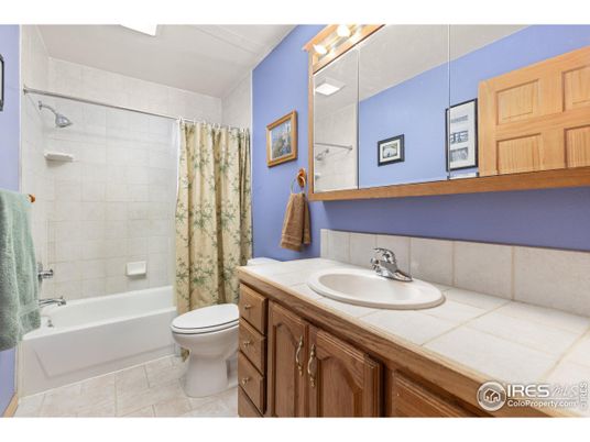 Bathroom, Interior, Tile Countertops