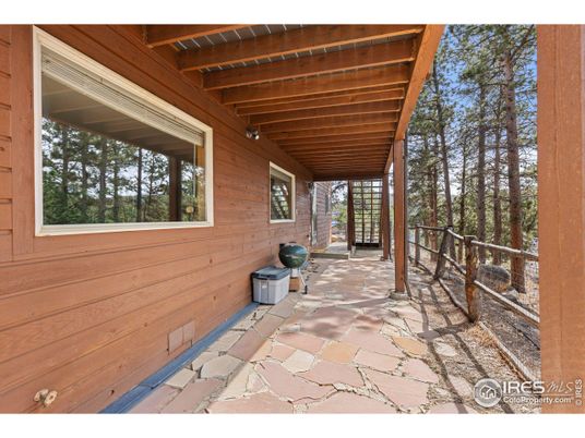 Exterior, Wooden Beams
