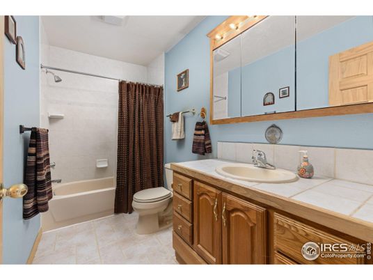 Bathroom, Interior, Tile Countertops