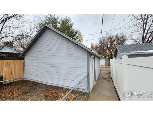 Detached Garage, Exterior