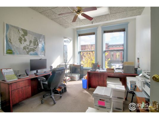 Home Office, Interior