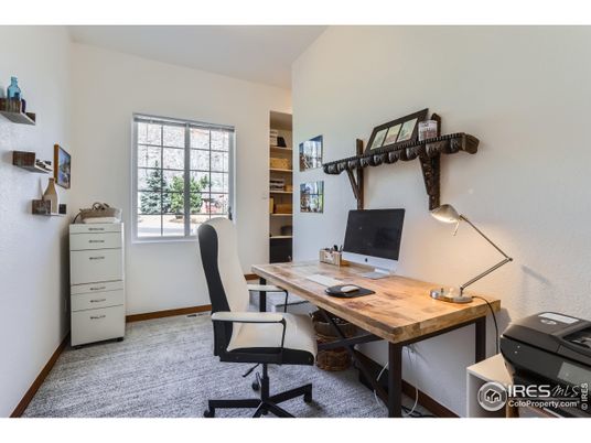 Home Office, Interior