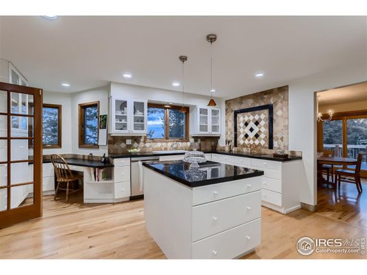 Dining room, Interior, Kitchen, Pendant Lights, Recessed Lighting, Wood Texture Flooring
