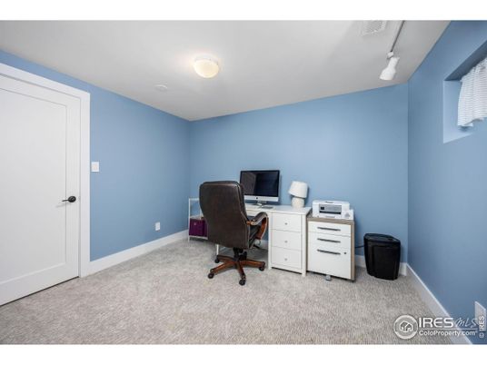 Home Office, Interior
