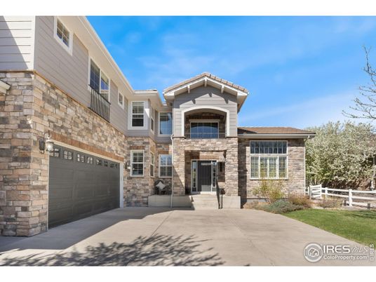 Attached, Exterior, Facade, Mediterranean