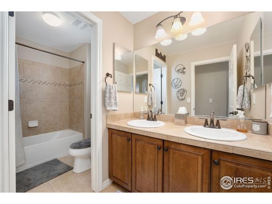 Bathroom, Dual Sink Vanities, Interior