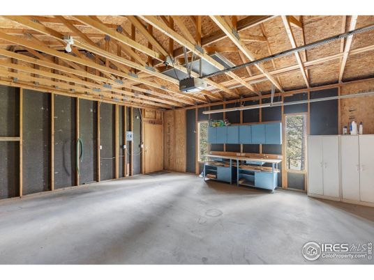 Empty room, Interior, Wooden Beams, Wooden Ceilings