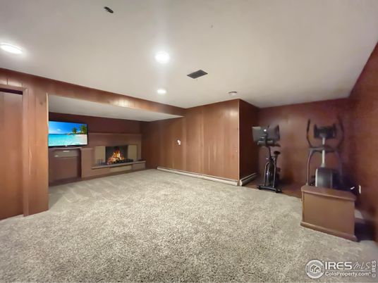 Fireplace, Fitness Equipment, Interior, Recessed Lighting