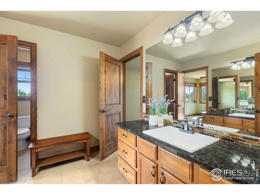Bathroom, Dual Sink Vanities, Interior
