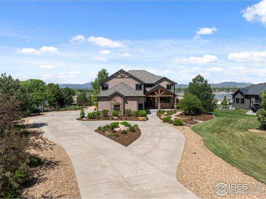 Backyard, Exterior, Facade, Brick Facade, Log Home