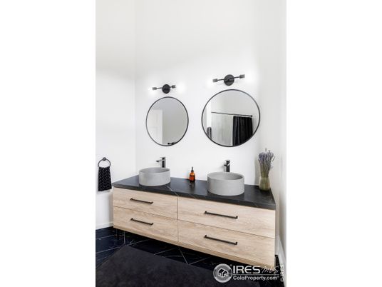 Bathroom, Dual Sink Vanities, Interior