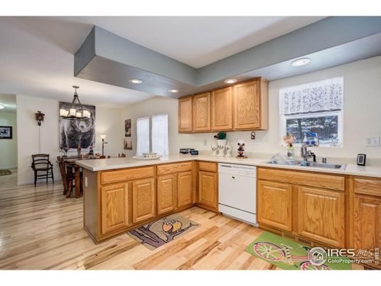 Chandelier, Dining room, Interior, Kitchen, Recessed Lighting, Wood Texture Flooring