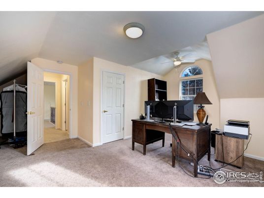 Home Office, Interior