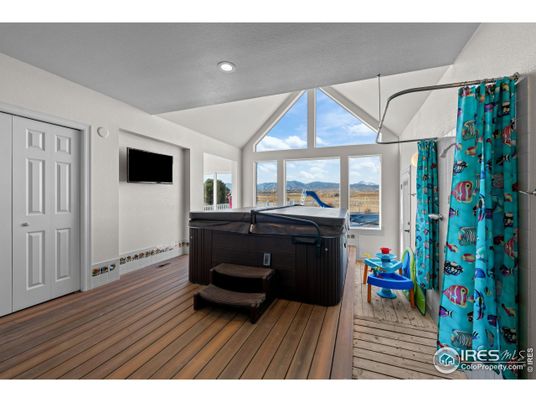 Hot Tub, Interior, Recessed Lighting, Wood Texture Flooring