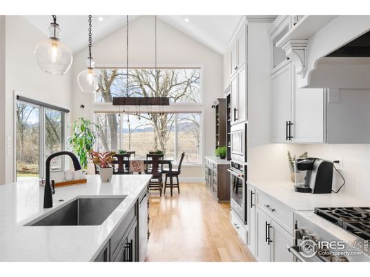 Dining room, Interior, Kitchen, Pendant Lights, Recessed Lighting, Wood Texture Flooring