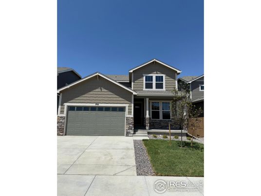 Attached, Exterior, Facade, American Craftsman