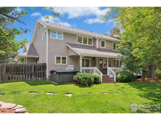Exterior, Facade, Hot Tub, American Foursquare
