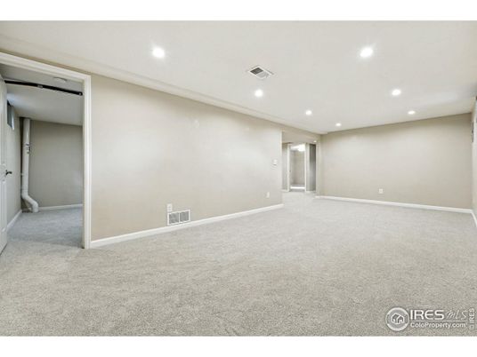 Empty room, Interior, Recessed Lighting