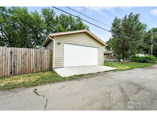 Detached Garage, Exterior