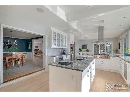 Chandelier, Dining room, Interior, Kitchen, Pendant Lights, Recessed Lighting, Wood Texture Flooring