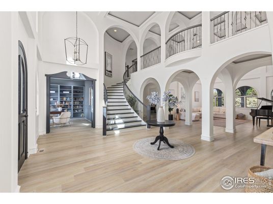 Interior, Pendant Lights, Piano, Recessed Lighting, Wood Texture Flooring